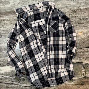 Old Navy Women’s Plaid Button Down Shirt - Black and White